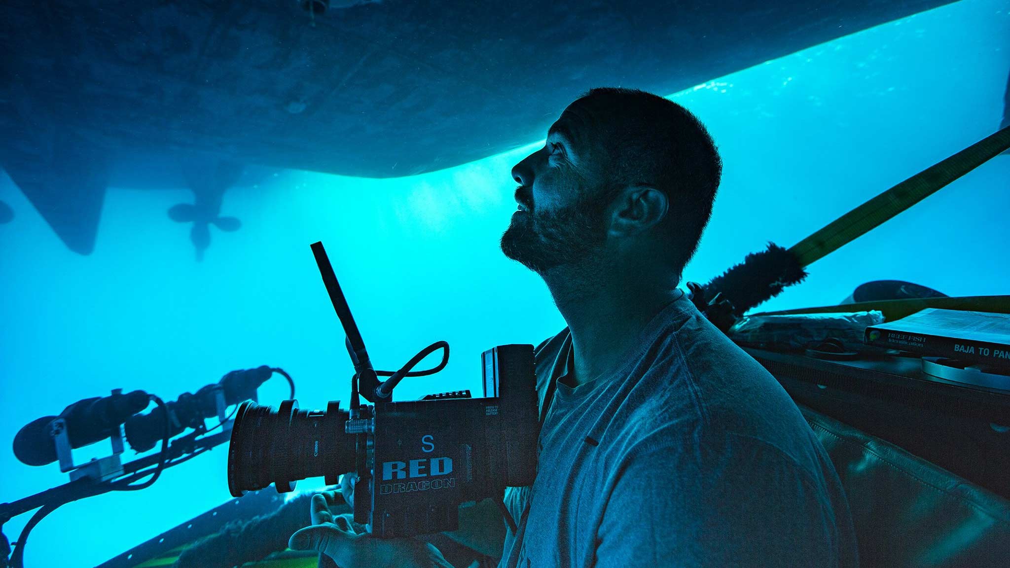 Cameraman uses RED digital cinema camera in Triton 3000/3 submersible 