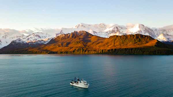 Triton Hadal Exploration System in Southern Ocean