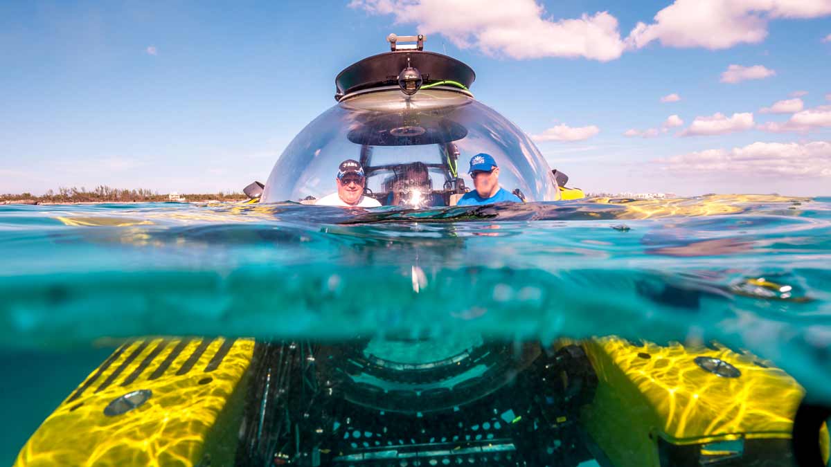 Three guests enjoying a Triton leisure submersible 